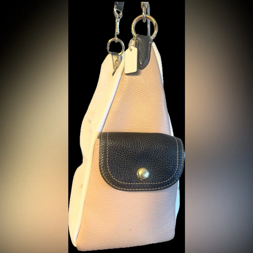 Coach Edi 31 Pebble, Leather Shoulder Bag Chalk/Tan – Authentic -
